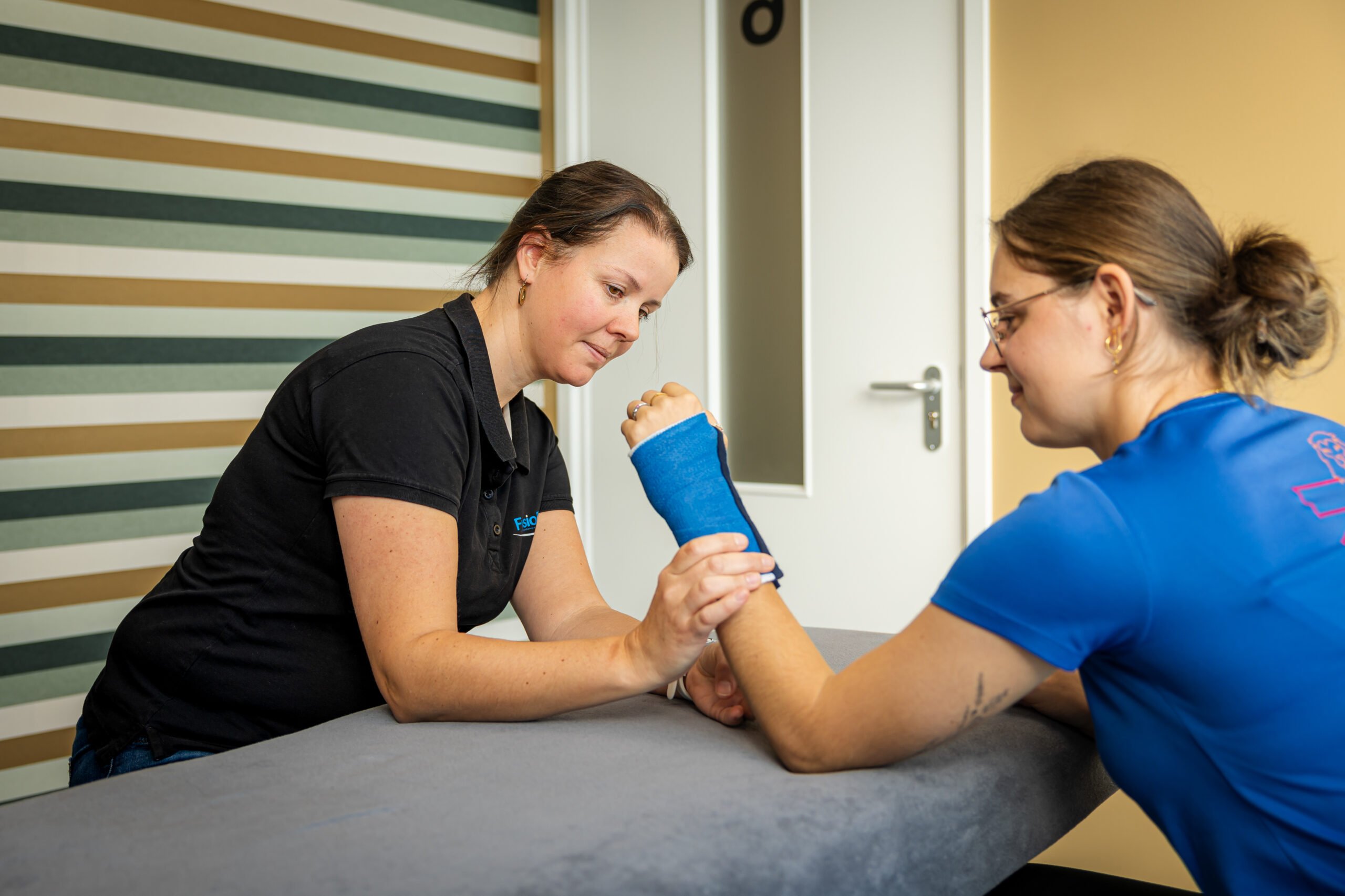 Handtherapie bij klachten aan hand en pols bij FysioFitt in Zuid-Beijerland Handtherapie bij klachten aan hand en pols bij FysioFitt in Zuid-Beijerland